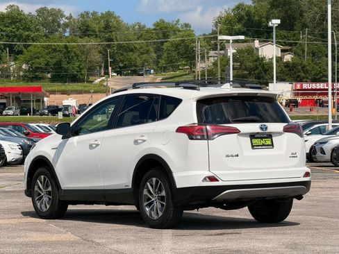 Used 2018 Toyota RAV4 XLE w/ Convenience Package AWD/4WD image 2