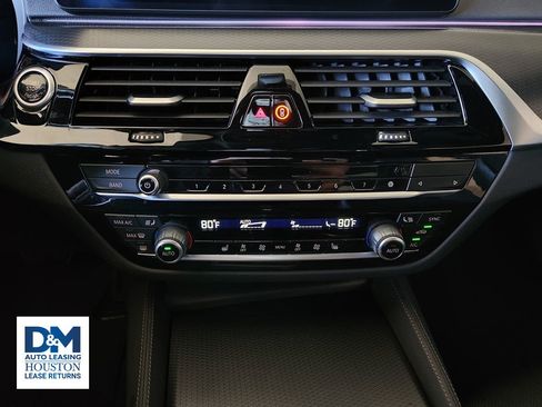 Used 2023 BMW 540i xDrive w/ M Sport Package image 25