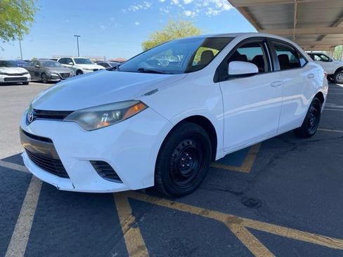 Used 2016 Toyota Corolla LE FWD image 1