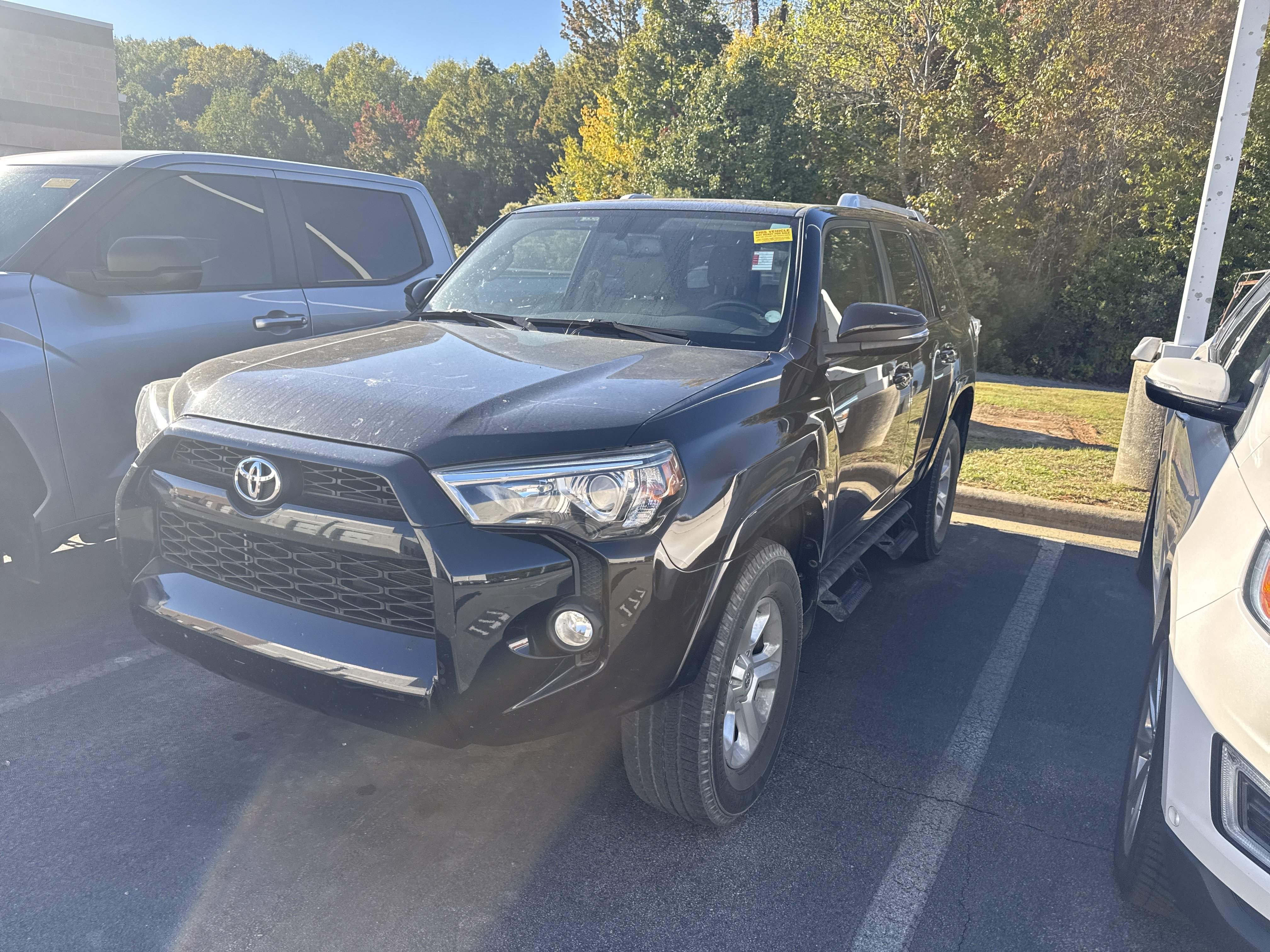 Used 2017 Toyota 4Runner SR5 Premium AWD/4WD image 2