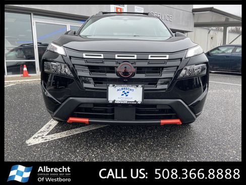 Used 2025 Nissan Rogue SV w/ Rock Creek Premium Package image 8