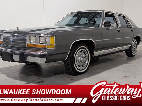 Used 1988 Ford LTD Crown Victoria RWD image 1