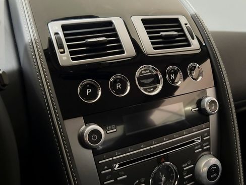 Used 2015 Aston Martin DB9 Coupe image 16