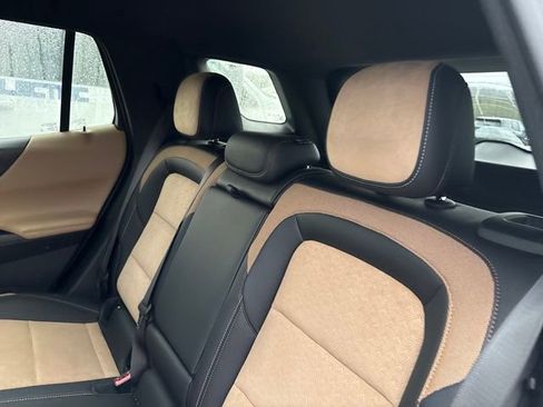 Used 2025 Chevrolet Equinox ACTIV image 10
