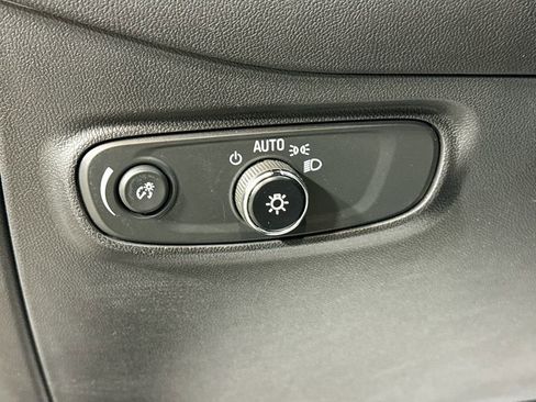 Used 2023 Chevrolet Equinox LT image 31