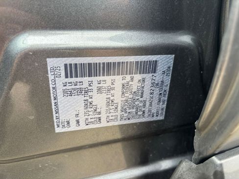 Used 2025 Nissan Rogue SV image 31