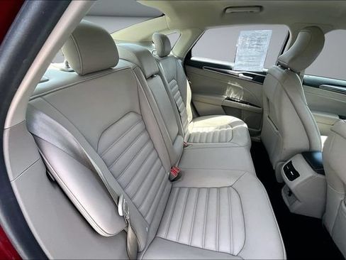 Used 2019 Ford Fusion SEL FWD image 25