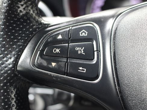 Used 2019 Mercedes-Benz GLC 300 4MATIC image 13