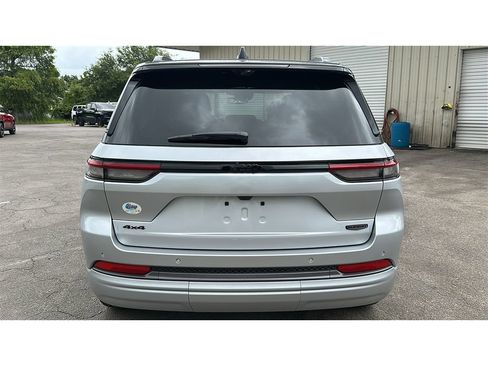 New 2026 Jeep Grand Cherokee Summit w/ Obsidian Package AWD/4WD image 5