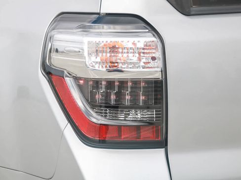 Used 2020 Toyota 4Runner SR5 image 10