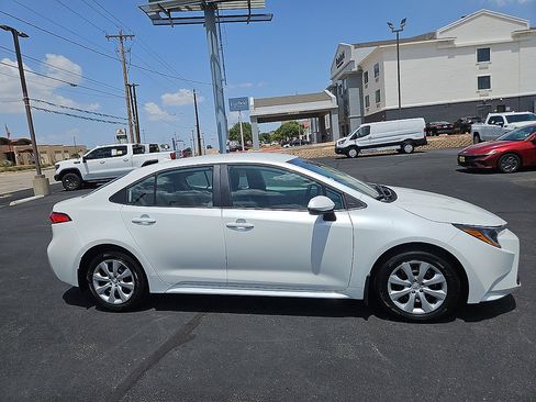 Certified 2026 Toyota Corolla LE FWD image 6