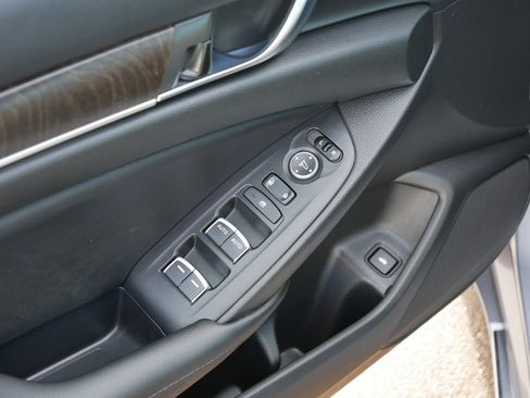 Used 2020 Honda Accord EX image 19