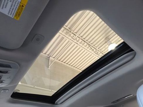 Used 2023 Toyota Highlander Limited image 24