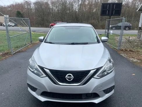 Used 2019 Nissan Sentra S FWD image 2