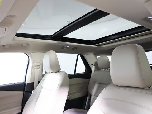 Used 2023 Ford Explorer XLT w/ Equipment Group 202A image 28