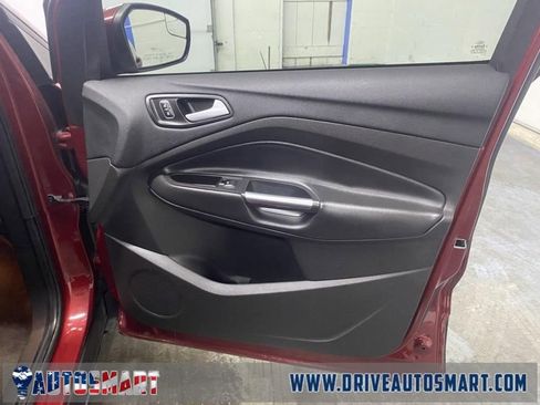 Used 2018 Ford Escape SE w/ SE Sync 3 Package image 16