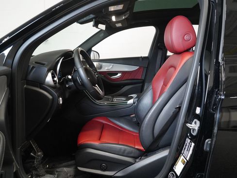 Used 2021 Mercedes-Benz GLC 300 4MATIC image 11