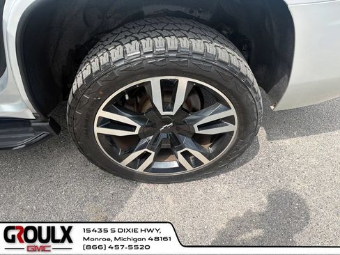 Used 2019 Chevrolet Tahoe Premier AWD/4WD image 25