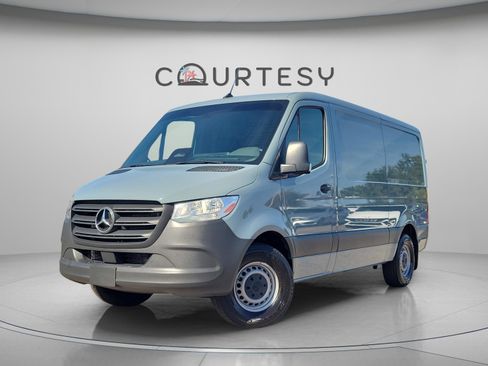 Used 2025 Mercedes-Benz Sprinter 2500 image 1