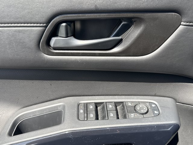 Certified 2025 Nissan Pathfinder S AWD/4WD image 14