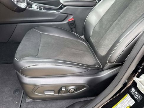 New 2025 Jeep Grand Cherokee L Altitude RWD image 11