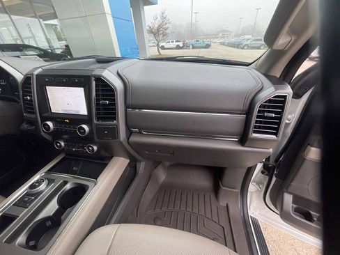 Used 2021 Ford Expedition XLT image 30