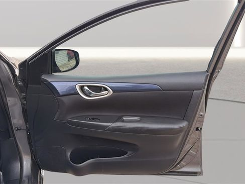 Used 2019 Nissan Sentra SR FWD image 16