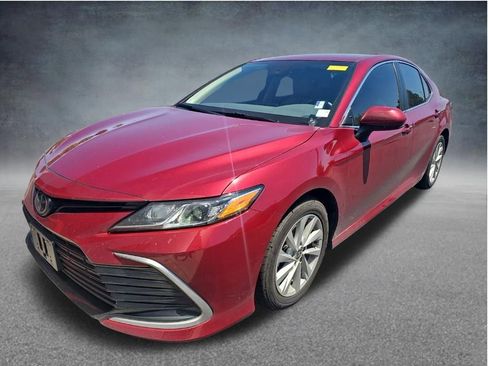 Used 2022 Toyota Camry LE FWD image 1