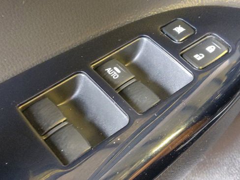 Used 2024 Mitsubishi Eclipse Cross AWD image 27
