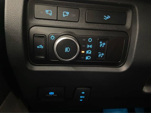 Used 2023 Ford F250 Lariat w/ Sport Appearance Package AWD/4WD image 47