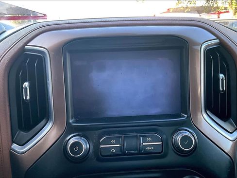 Used 2022 Chevrolet Silverado 3500 High Country w/ Technology Package AWD/4WD image 32