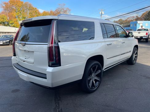 Used 2015 Cadillac Escalade ESV Premium image 4