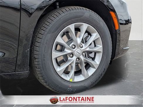 New 2026 Chrysler Pacifica Select image 32