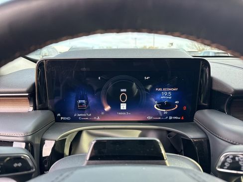 Used 2025 Lincoln Aviator Reserve w/ Equipment Group 201A image 13