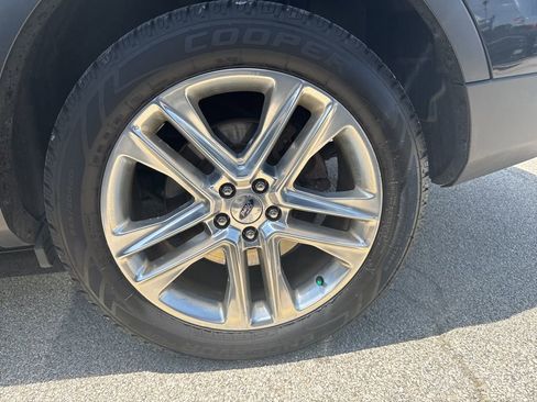 Used 2017 Ford Explorer Limited w/ Equipment Group 301A AWD/4WD image 2
