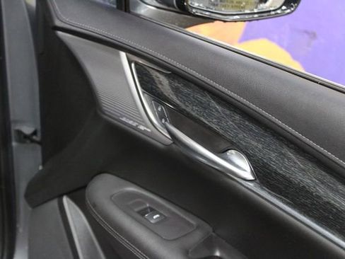Used 2021 Cadillac XT5 Premium Luxury w/ LPO, Floor Liner Package AWD/4WD image 11