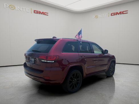 Used 2021 Jeep Grand Cherokee Laredo X AWD/4WD image 3