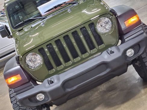 Used 2023 Jeep Wrangler Unlimited Sport AWD/4WD image 19