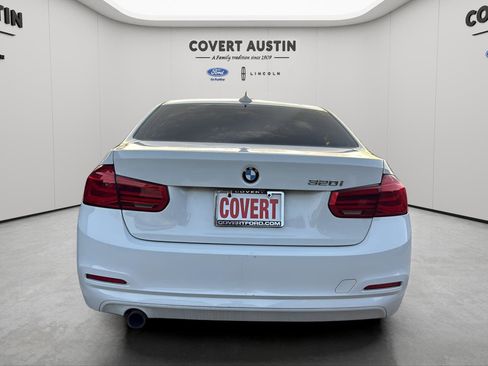 Used 2018 BMW 320i Sedan image 4