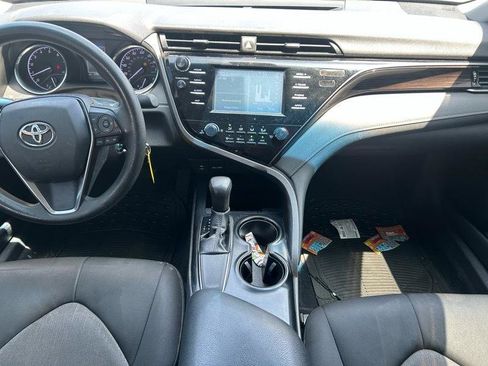 Used 2019 Toyota Camry LE FWD image 11