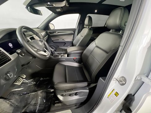 Used 2023 Volkswagen Atlas Cross Sport SEL R-Line image 21