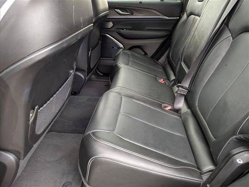 Used 2023 Jeep Grand Cherokee Overland w/ Advanced Protech Group III AWD/4WD image 20
