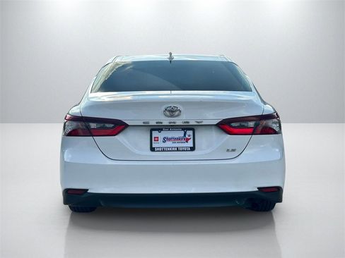 Used 2022 Toyota Camry LE image 6