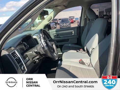 Used 2019 RAM 1500 Classic SLT w/ Luxury Group image 17