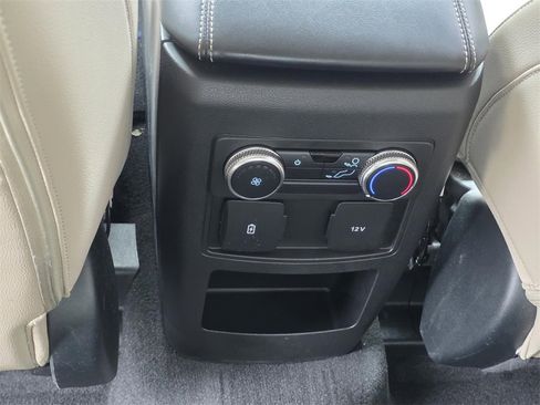 Used 2021 Ford Explorer XLT w/ Equipment Group 202A image 12