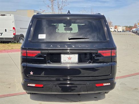 New 2025 Jeep Wagoneer L Series II w/ Premium Group I image 4