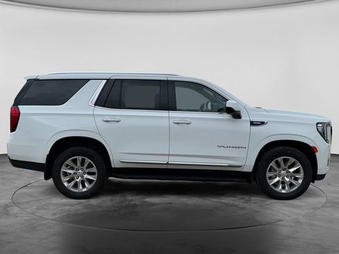 Used 2023 GMC Yukon SLT AWD/4WD image 11