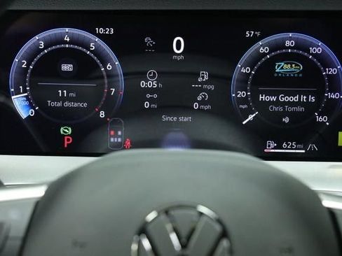 New 2026 Volkswagen Tiguan SE R-Line FWD image 16