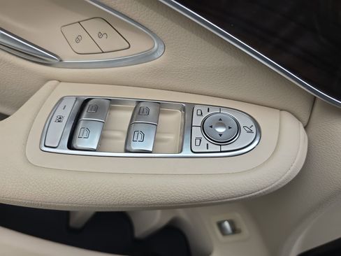 Used 2022 Mercedes-Benz GLC 300 image 26