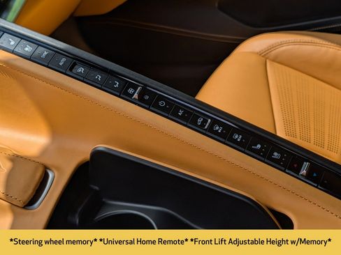 Used 2023 Chevrolet Corvette Stingray Premium Conv w/ Z51 Performance Package RWD image 11